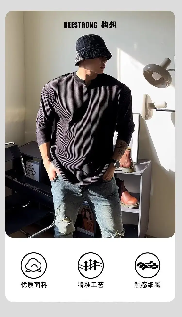 Men's V-Neck Pleated Long Sleeve T-Shirt Black — feature 2