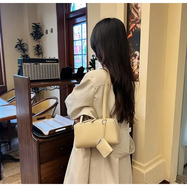 Elegant Korean One Shoulder Bag Beige Square Design — feature 13