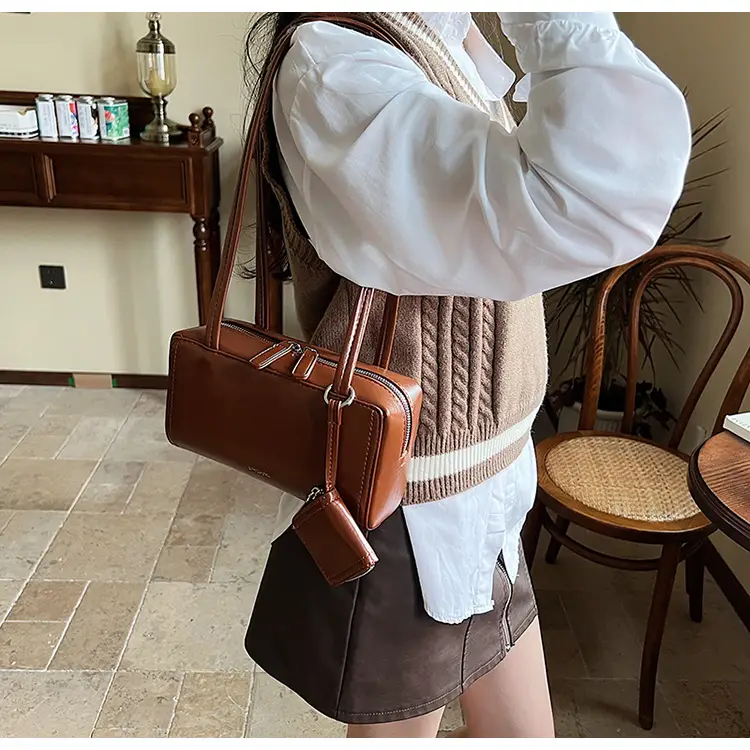 Elegant Korean One Shoulder Bag Beige Square Design — feature 24