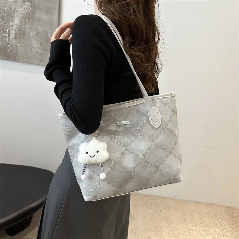 Black Textured Shoulder Bag for Women 2024 - Image 10