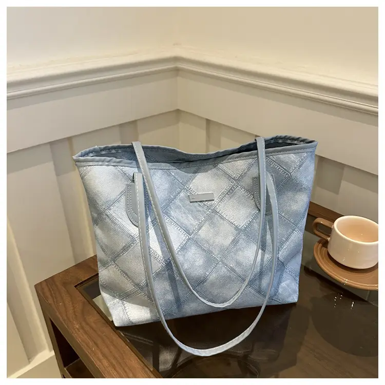 Black Textured Shoulder Bag for Women 2024 - Image 6