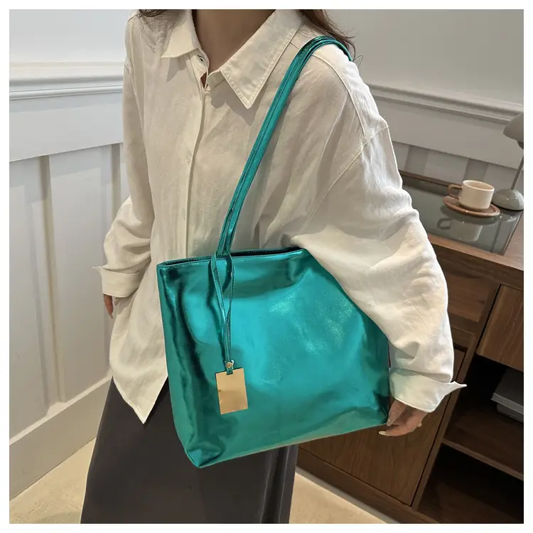 High-Gloss Spice Girl Large Shoulder Bag Women 2024 — feature 18