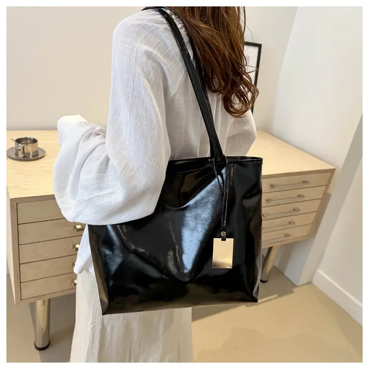 High-Gloss Spice Girl Large Shoulder Bag Women 2024 — feature 19