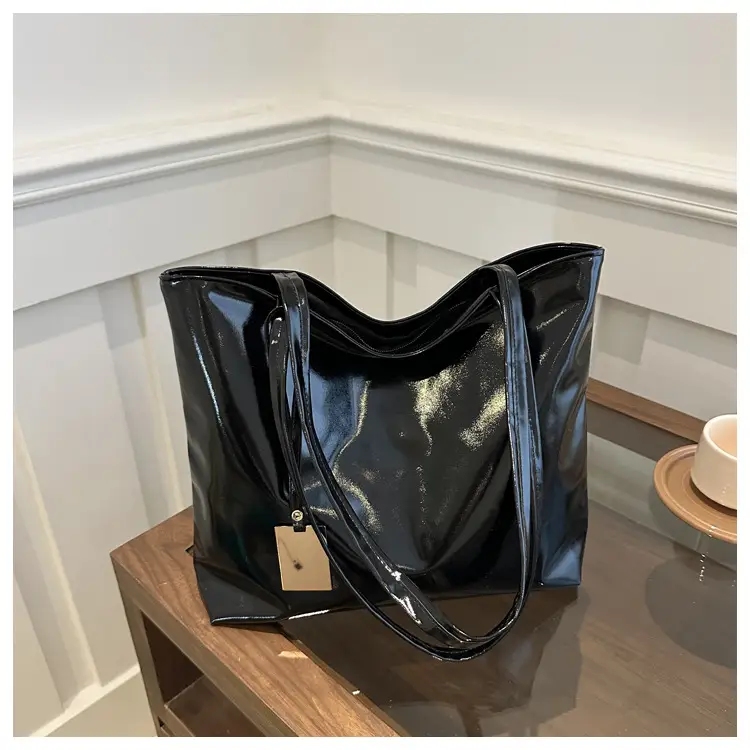 High-Gloss Spice Girl Large Shoulder Bag Women 2024 — feature 23