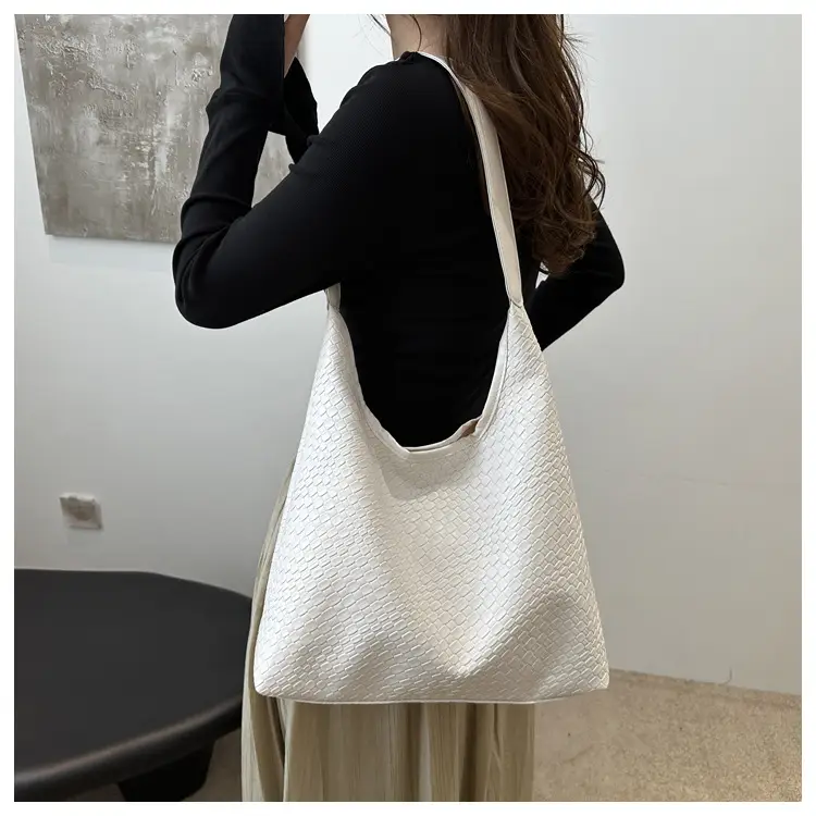 Women's Woven Black Shoulder Crossbody Bag 2024 — feature 10