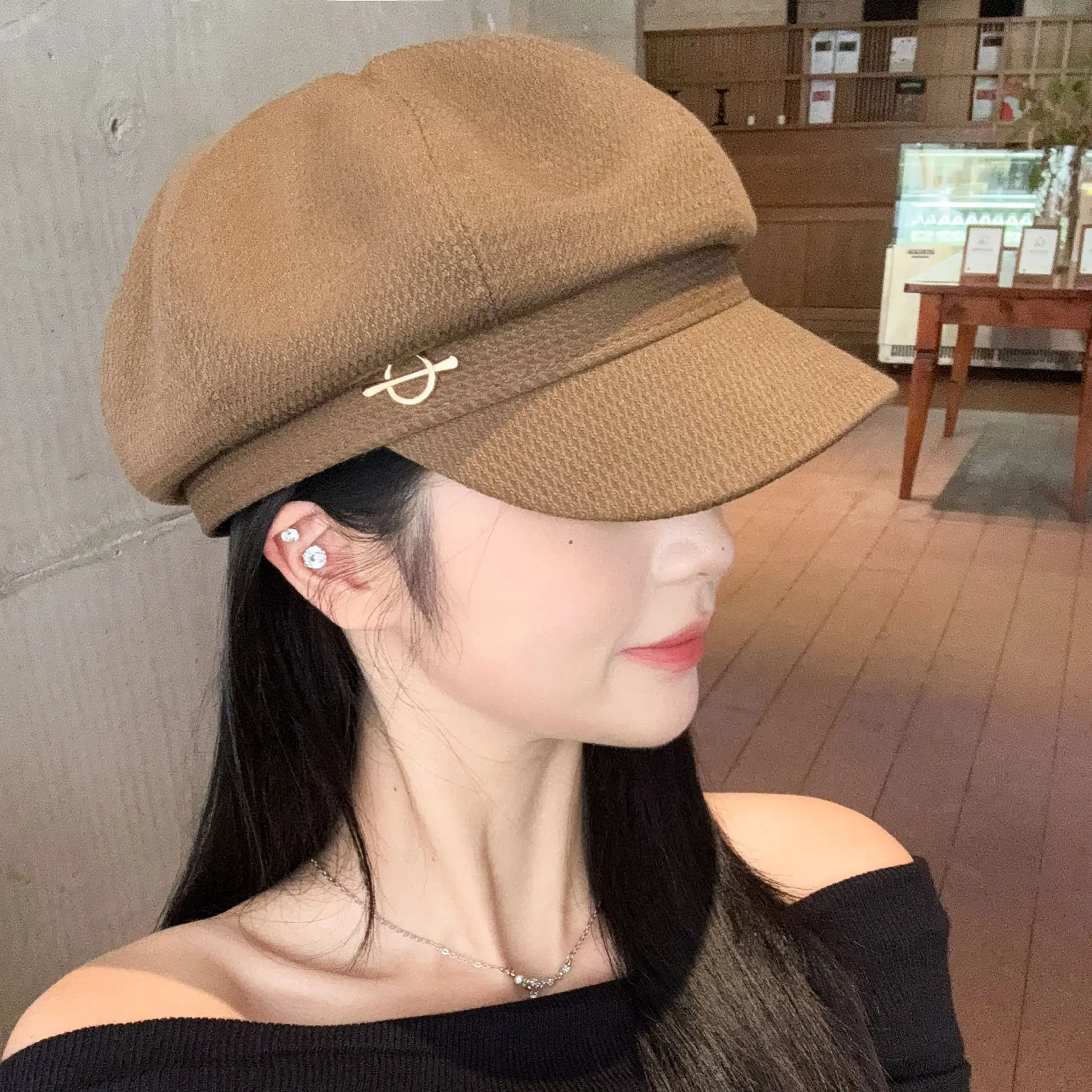 Women's Black Korean Hat with Duck Tongue — feature 5