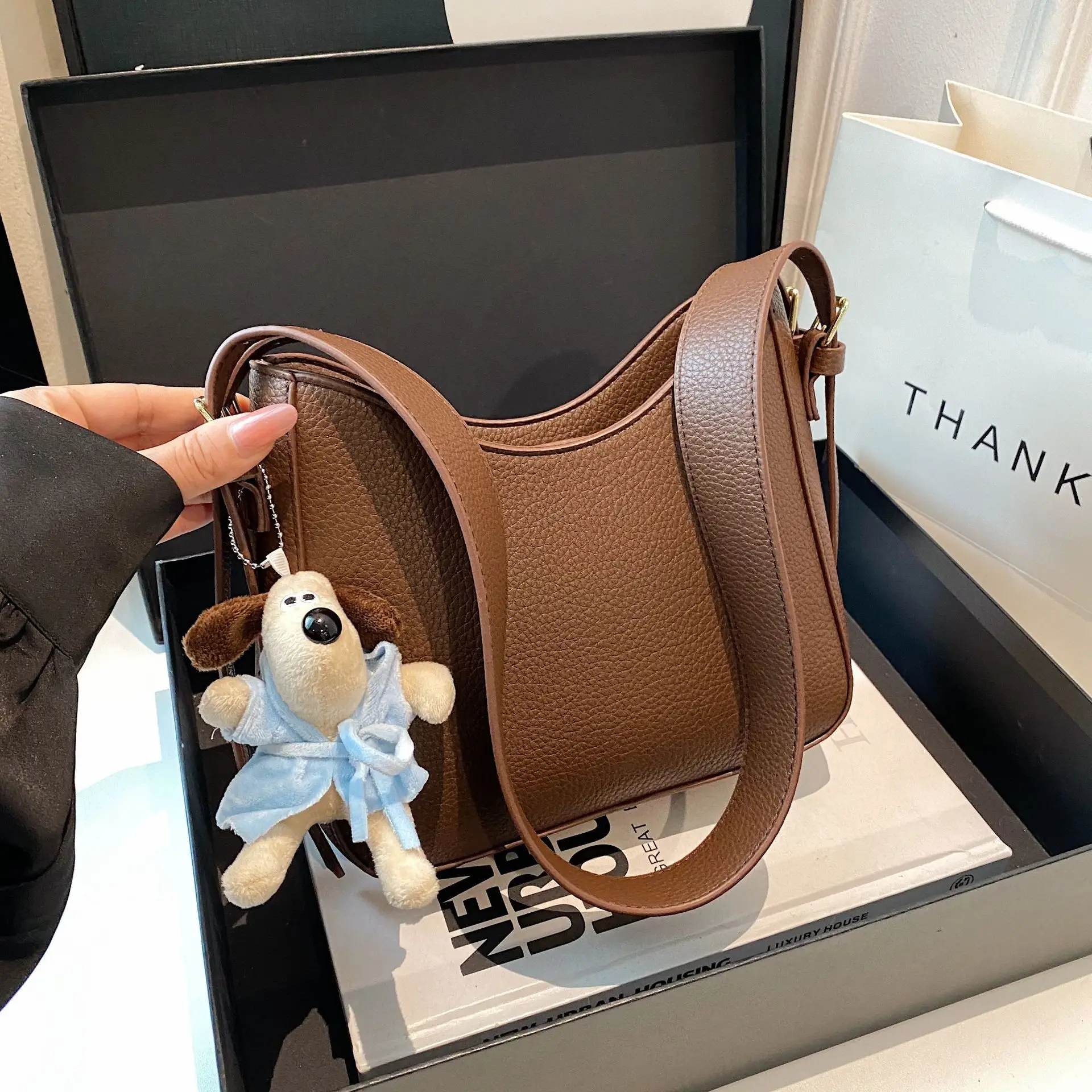 Crossbody Bag Women Retro Design Shoulder Bag Autumn Winter 2024 - Image 2