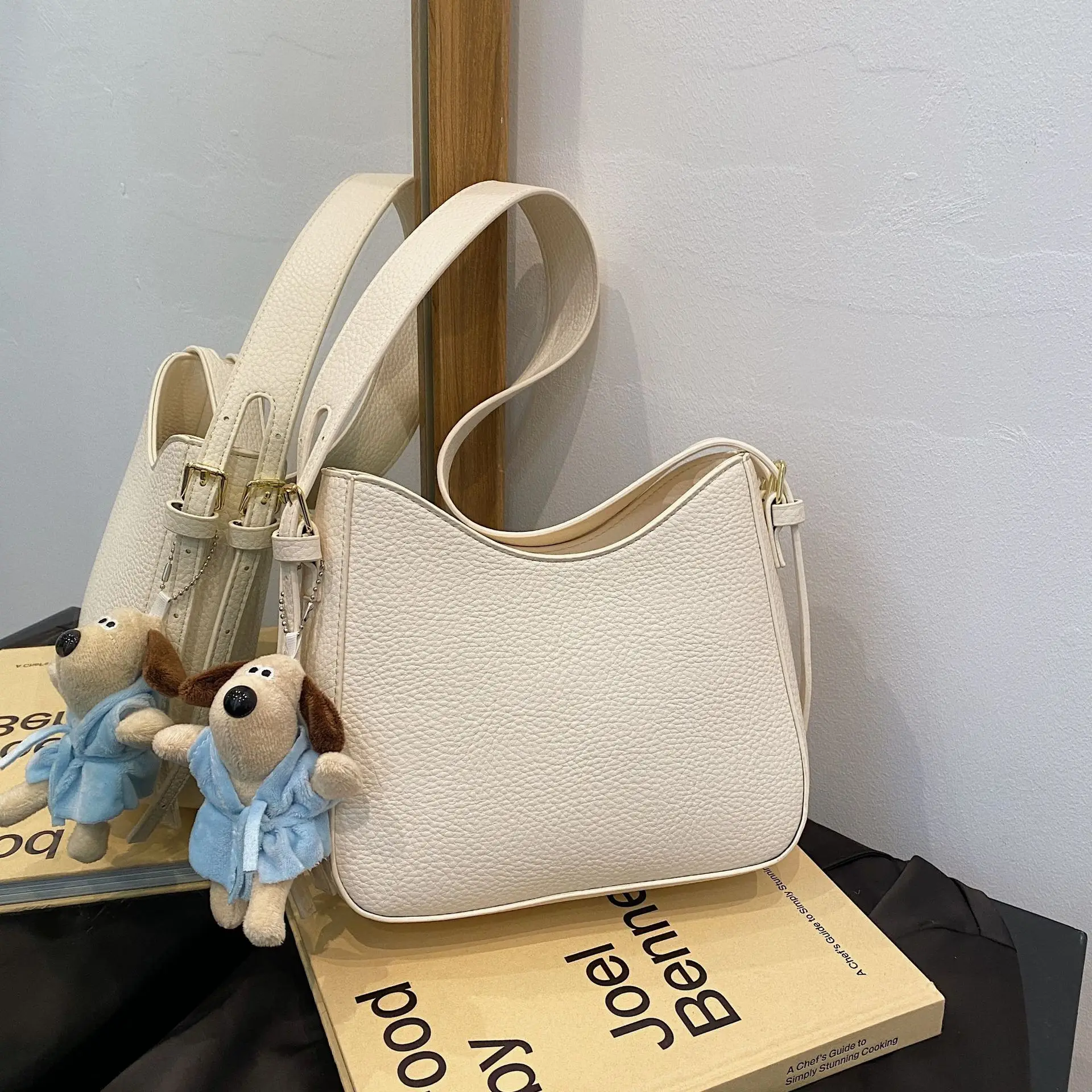 Crossbody Bag Women Retro Design Shoulder Bag Autumn Winter 2024 - Image 4