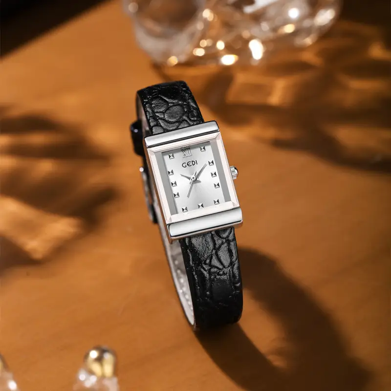 Gold Vintage Square Plate Women's Pebble Strap Quartz Watch - Image 7