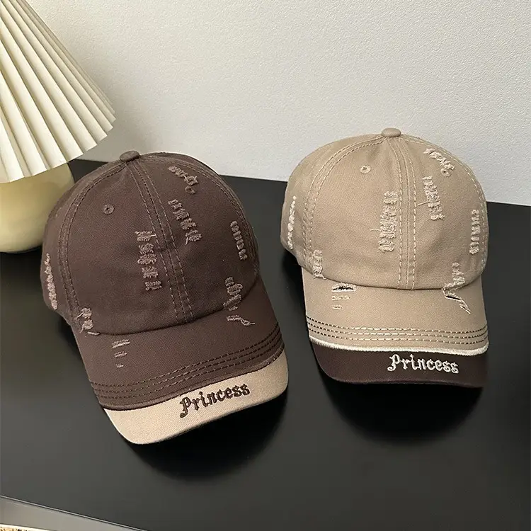 Men's White Spliced Letter Embroidered Cap - Image 3