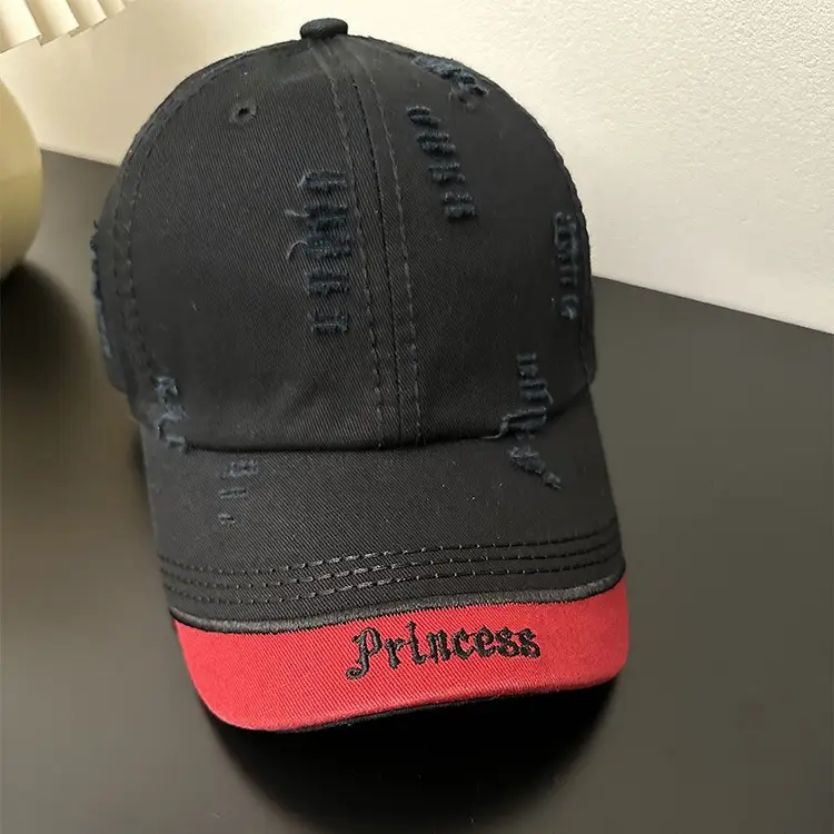 Men's White Spliced Letter Embroidered Cap - Image 4