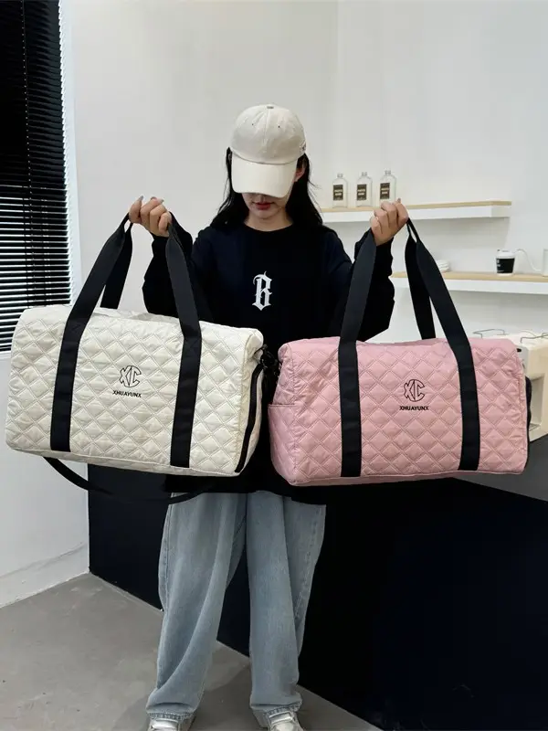 White Quilted Shoulder Bag Large Capacity Travel Luggage Bag - Image 8