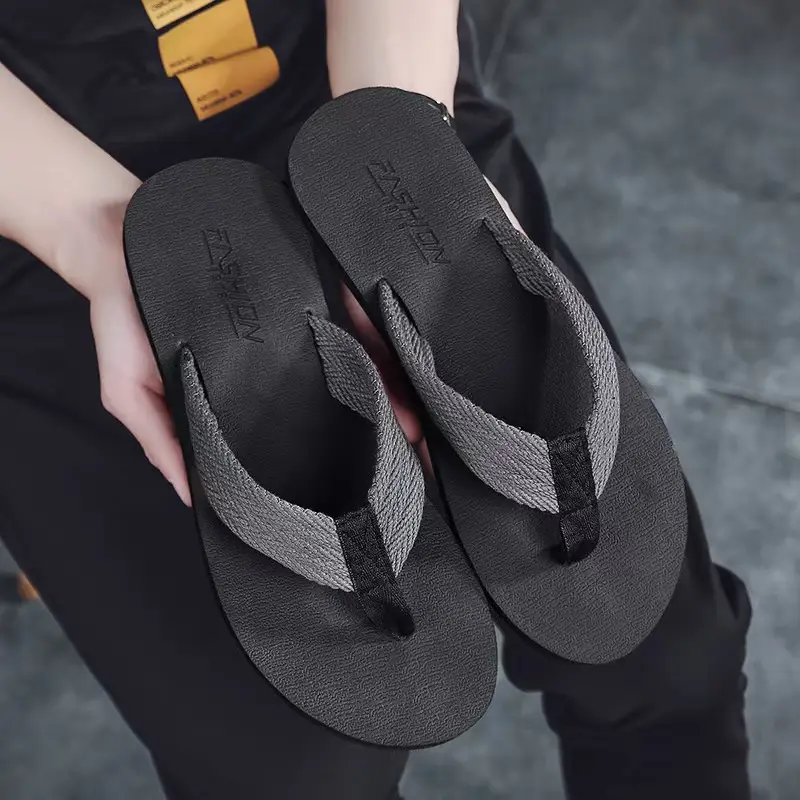 Slippers Men's Summer Non-slip Outdoor Sandals Distinctive Outdoor Sandals Korean-style Fashionable Soft-soled Beach Flip-flops - Image 2