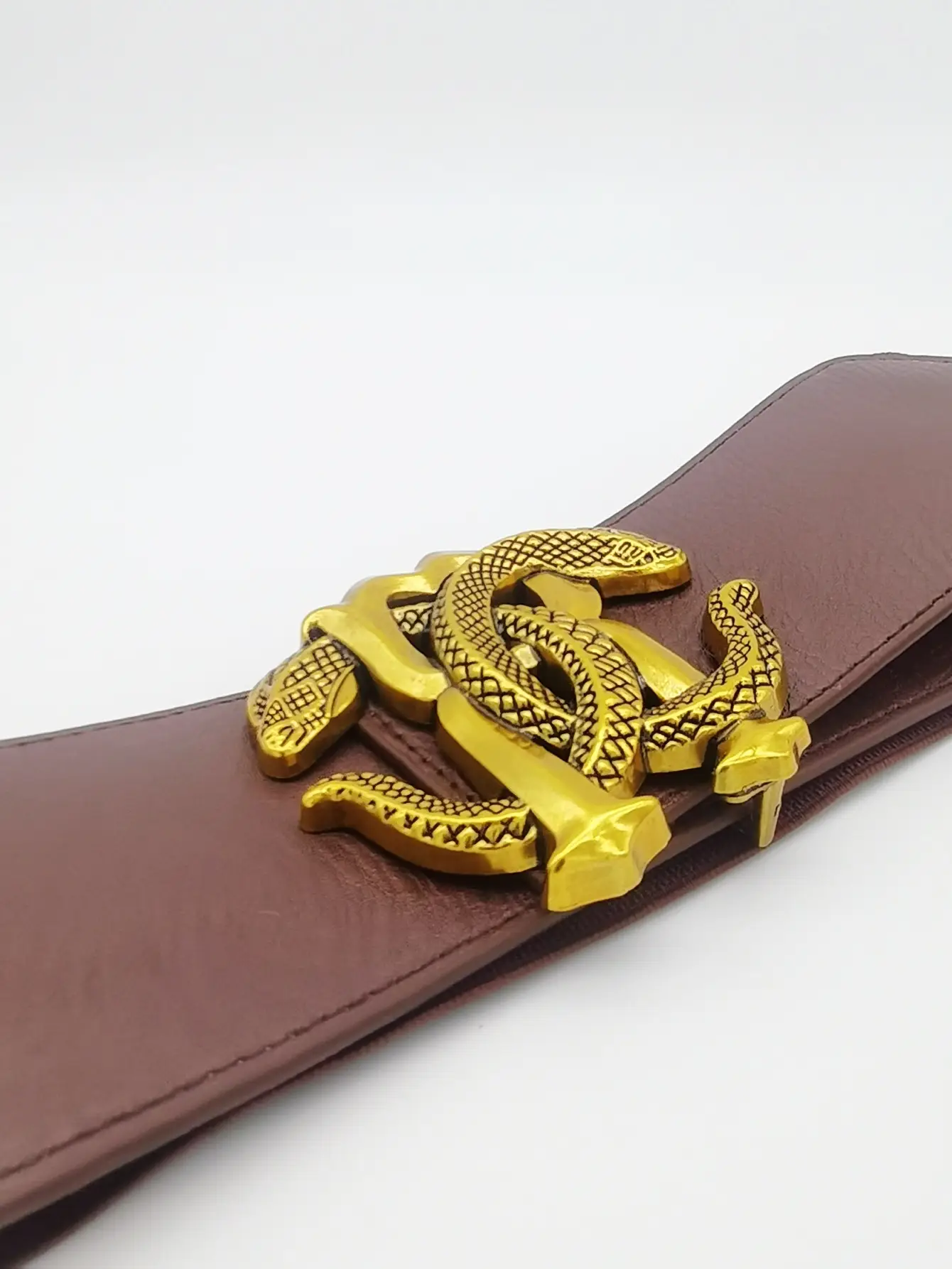 Wide Elastic Belt with Golden Snake Buckle Brown — feature 11