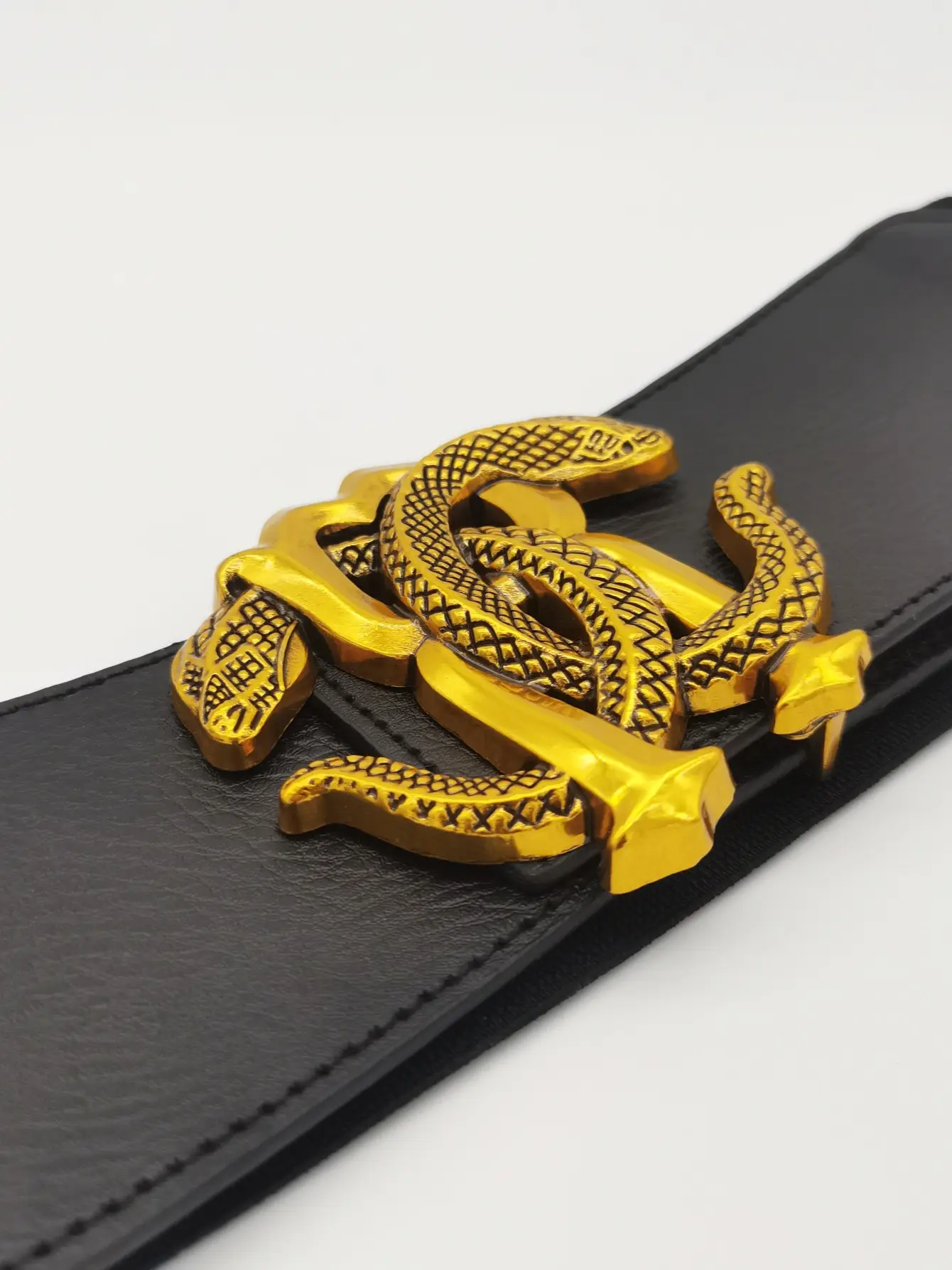 Wide Elastic Belt with Golden Snake Buckle Brown — feature 7