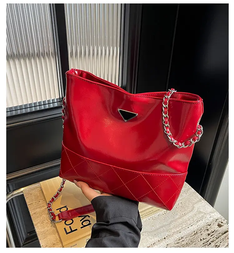 Red Quilted Chain Shoulder Bag for Girls 2024 — feature 1