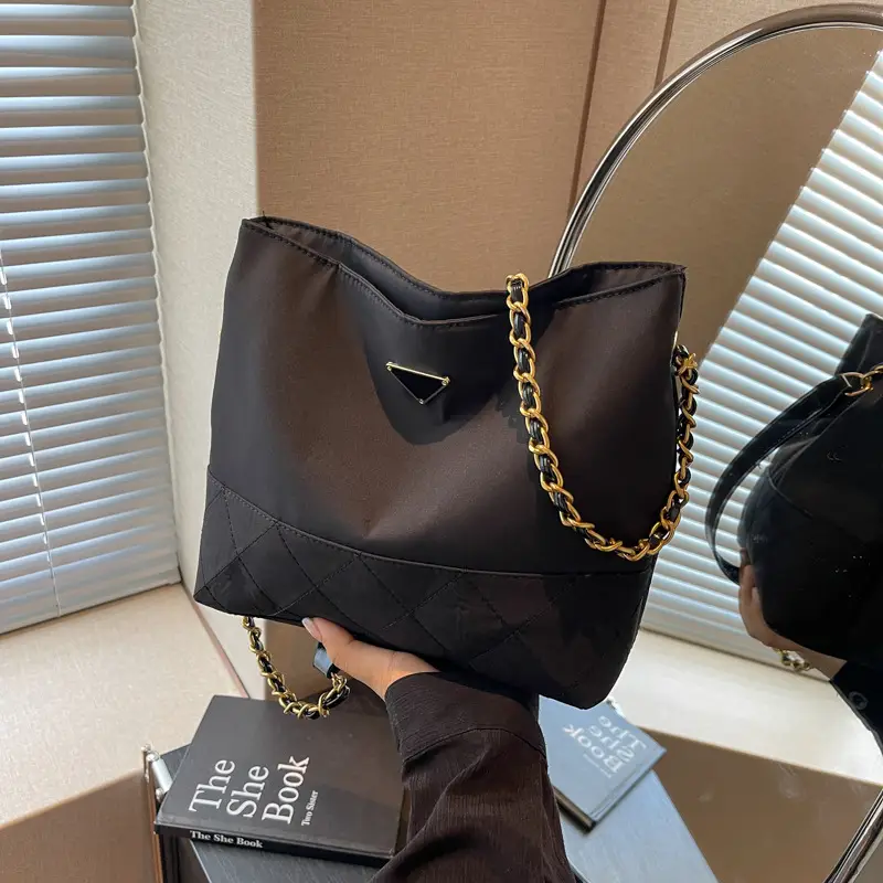 Red Quilted Chain Shoulder Bag for Girls 2024 - Image 6