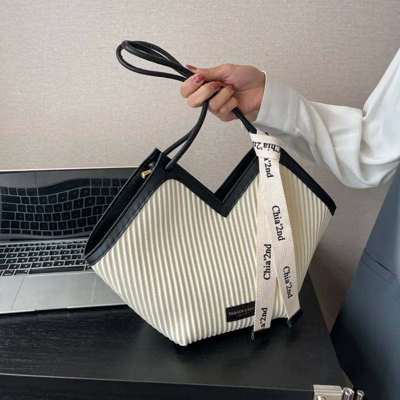 Korean Style 2024 Women's Shoulder Bag Black White - Image 7