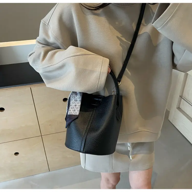 2024 Women's Black Leather Bucket Bag Set of 5 — feature 11