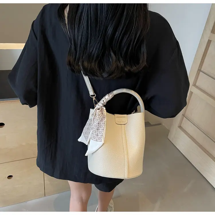 2024 Women's Black Leather Bucket Bag Set of 5 — feature 13