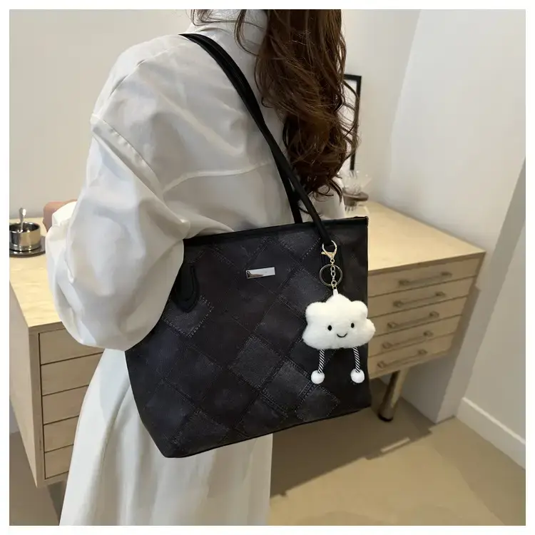 Women's Large Capacity Quilted Shoulder Bag Winter — feature 10