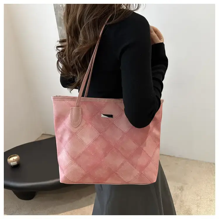 Women's Large Capacity Quilted Shoulder Bag Winter — feature 24