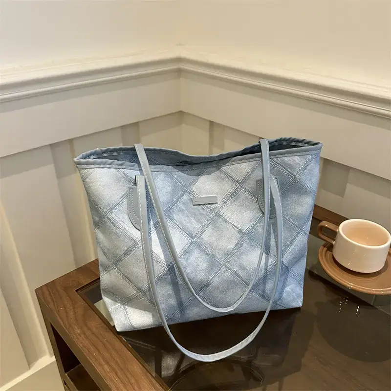 Women's Large Capacity Quilted Shoulder Bag Winter - Image 8