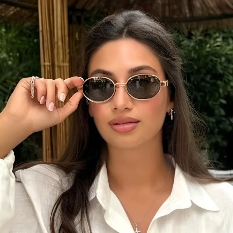 Golden Red Metal Sunglasses for Women Y2K Street Fashion — feature 7