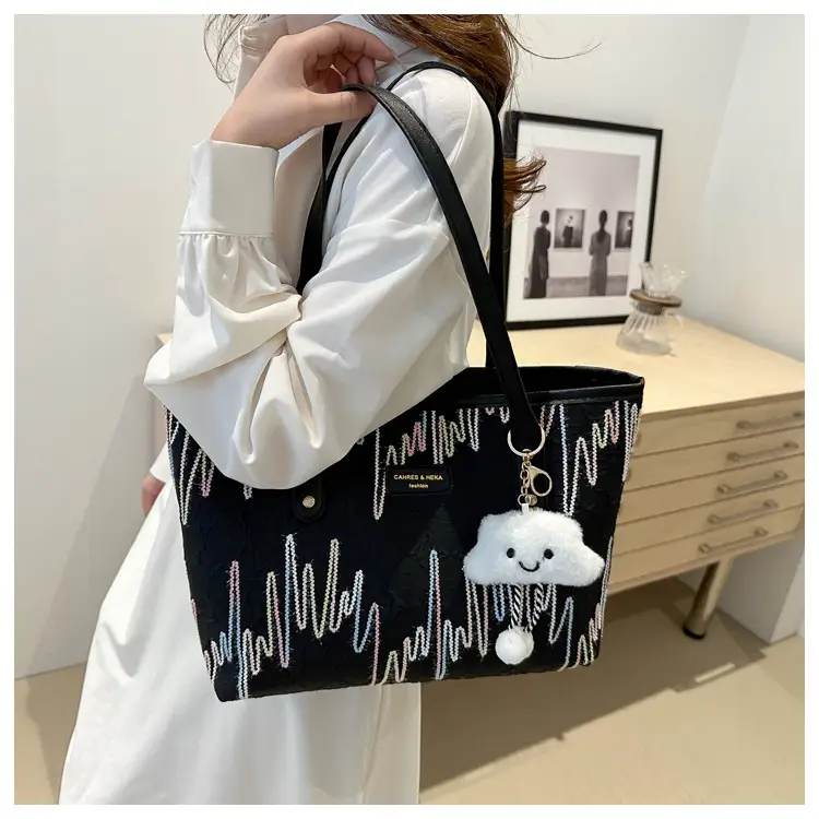 Women's Canvas Embroidered Shoulder Bag Large Capacity 2024 — feature 21