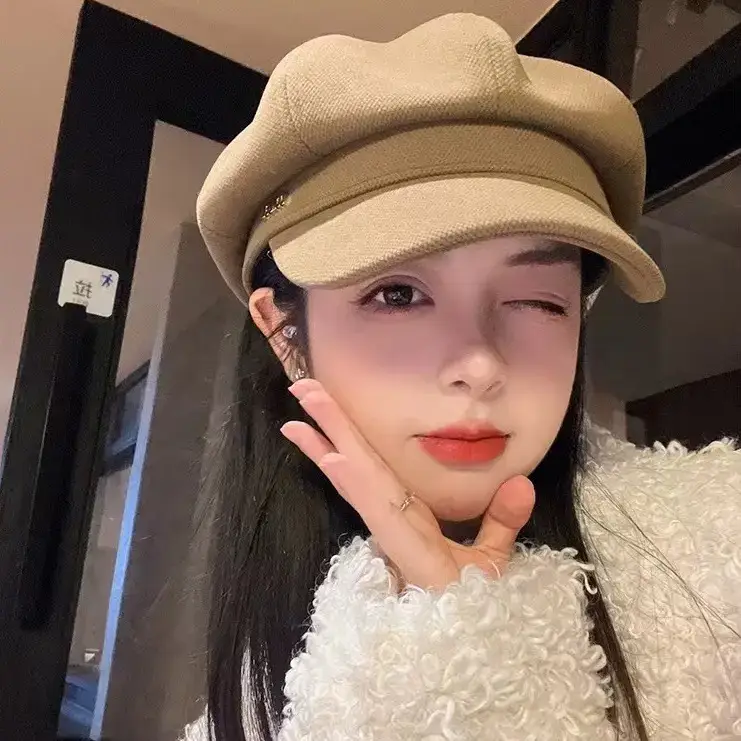 Black French Retro Newsboy Cap for Women - Image 5