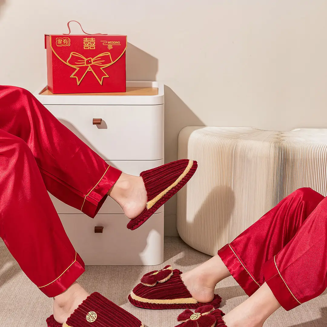 Wedding Slippers 2026 New Festive Red Pair for Newlyweds, Couple's Plush Slippers, Light Luxury Thick-Soled Winter Slippers — feature 8