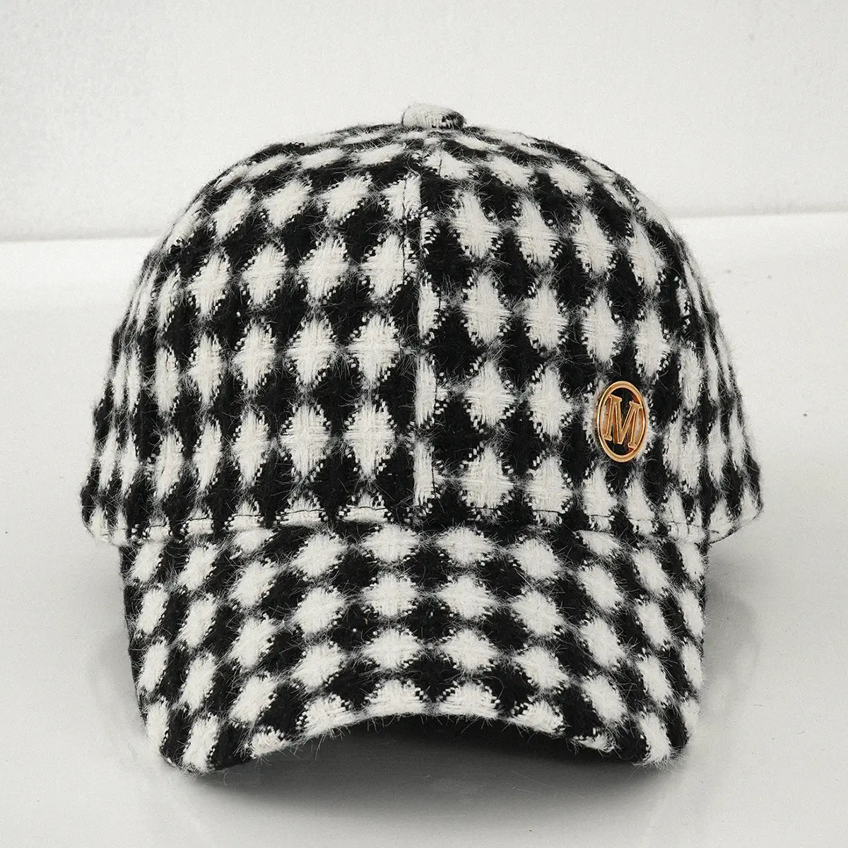 Men Winter Checkered Cap Black White Metal Logo