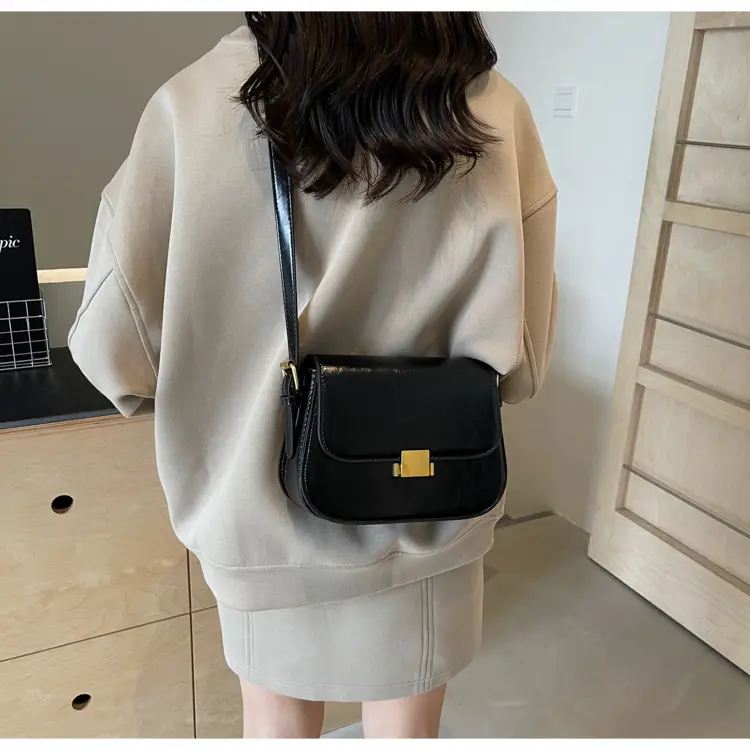 Black Croc Texture Shoulder Bag for Women 2024 — feature 22