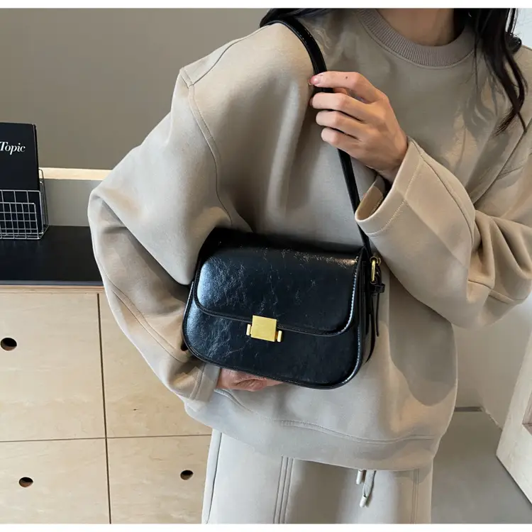 Black Croc Texture Shoulder Bag for Women 2024 — feature 25