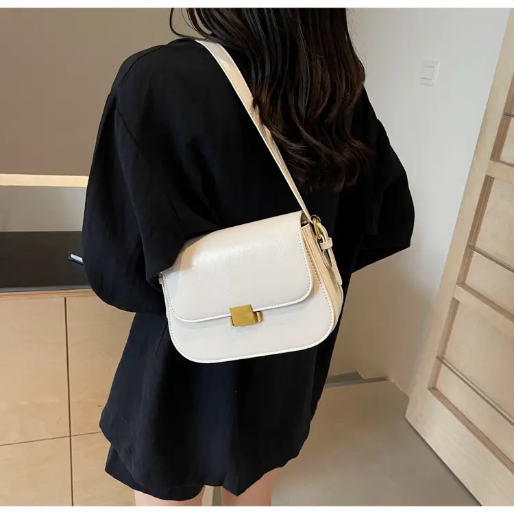 Black Croc Texture Shoulder Bag for Women 2024 — feature 28