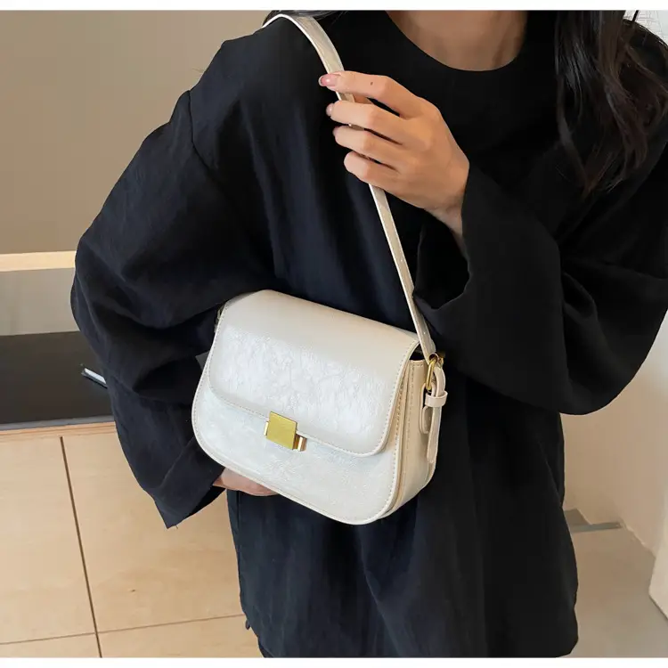 Black Croc Texture Shoulder Bag for Women 2024 — feature 29