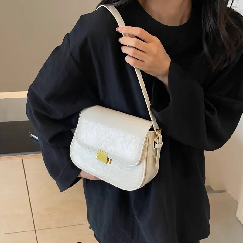 Black Croc Texture Shoulder Bag for Women 2024