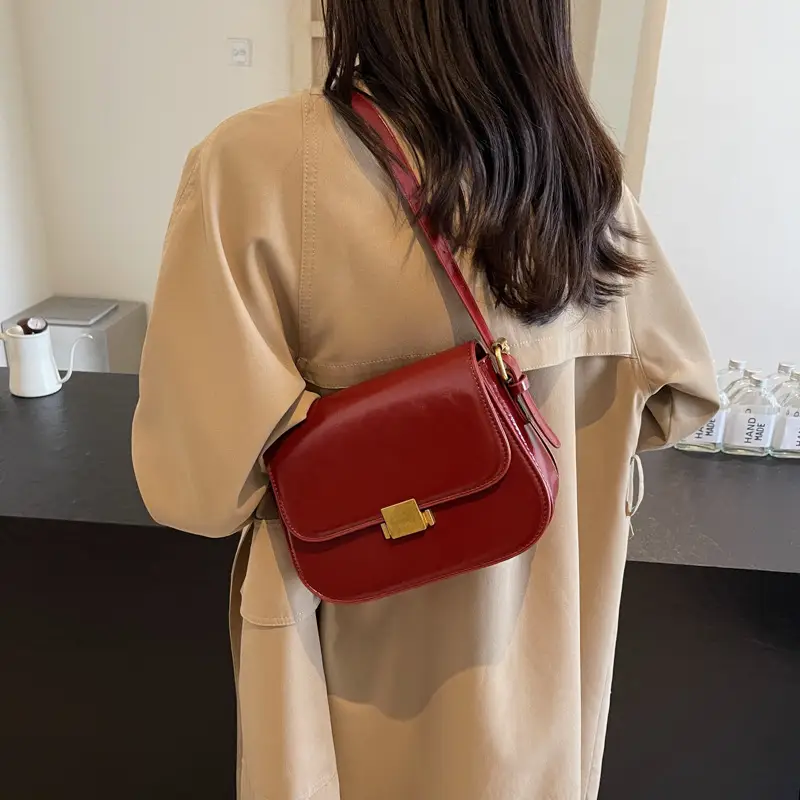 Black Croc Texture Shoulder Bag for Women 2024