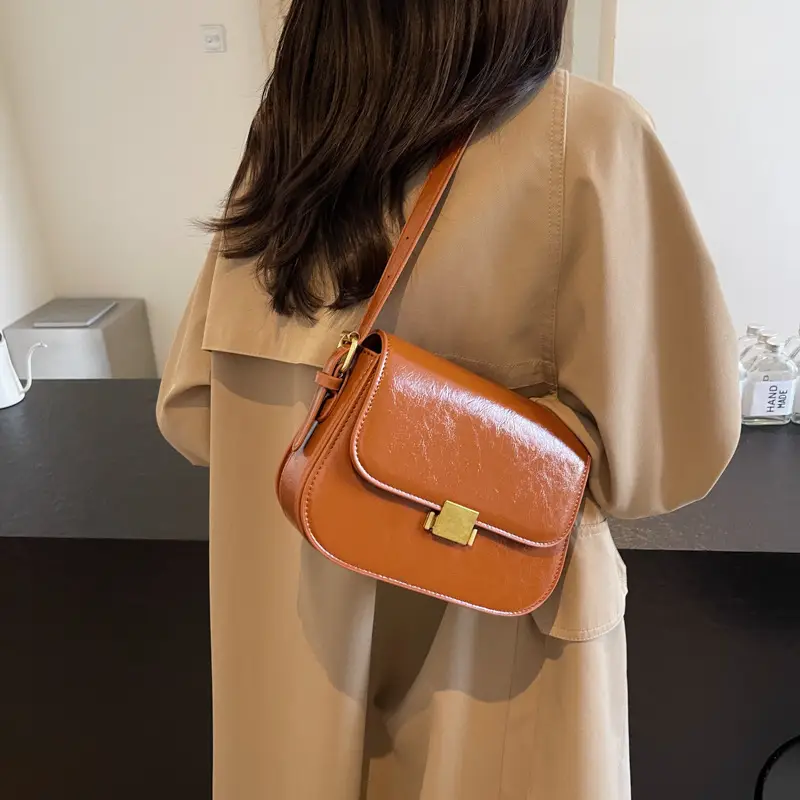 Black Croc Texture Shoulder Bag for Women 2024