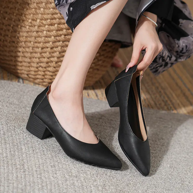 Soft Leather Granny Shoes with Chunky Heels and Pointed Toes, Women's Mid-Heel Shoes, 2024 New Spring and Autumn Versatile Soft Leather Shallow High Heels - Image 18