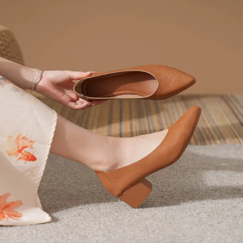 Soft Leather Granny Shoes with Chunky Heels and Pointed Toes, Women's Mid-Heel Shoes, 2024 New Spring and Autumn Versatile Soft Leather Shallow High Heels - Image 19