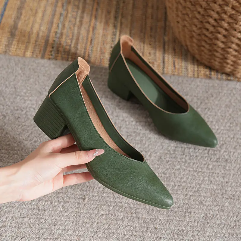 Soft Leather Granny Shoes with Chunky Heels and Pointed Toes, Women's Mid-Heel Shoes, 2024 New Spring and Autumn Versatile Soft Leather Shallow High Heels - Image 4