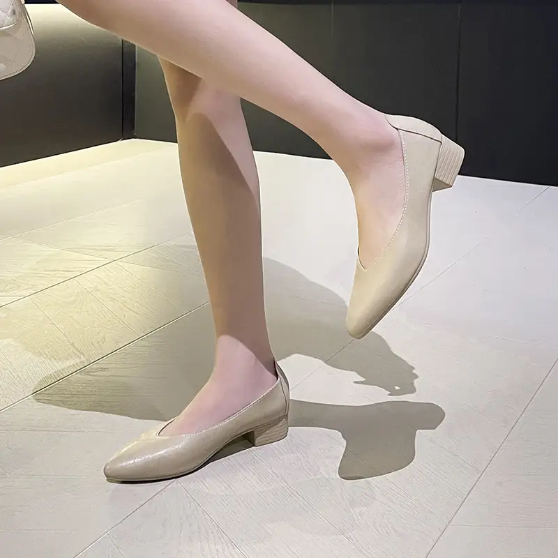 Soft Leather Granny Shoes with Chunky Heels and Pointed Toes, Women's Mid-Heel Shoes, 2024 New Spring and Autumn Versatile Soft Leather Shallow High Heels - Image 7