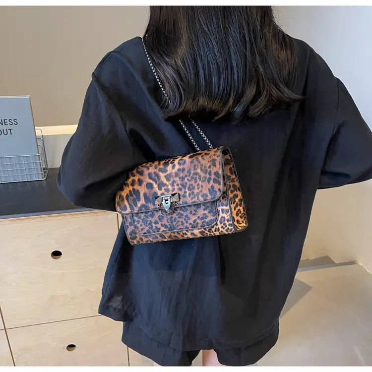 Leopard Print 2024 Women's Chain Shoulder Bag — feature 10