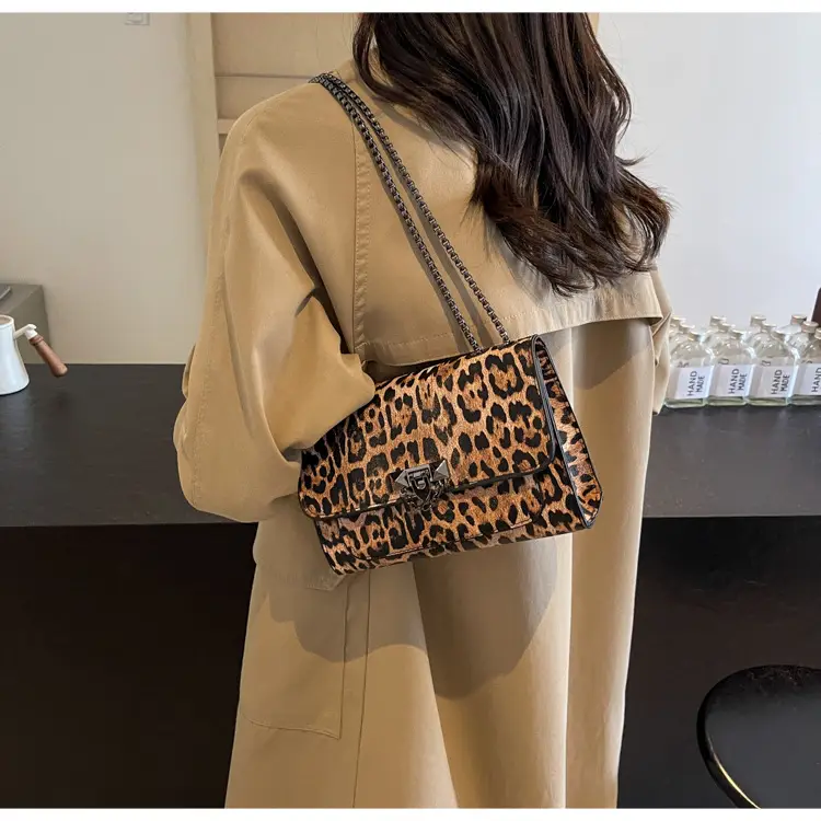 Leopard Print 2024 Women's Chain Shoulder Bag — feature 12