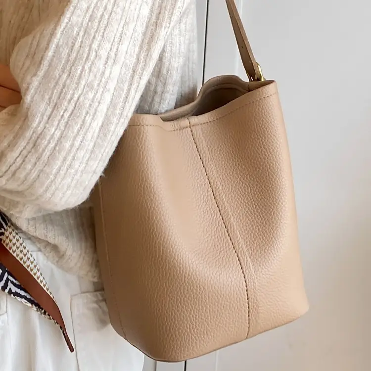 Women's Beige Crossbody Bag for Summer Commute - Image 6