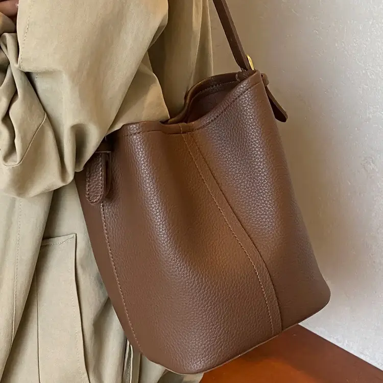 Women's Beige Crossbody Bag for Summer Commute - Image 7