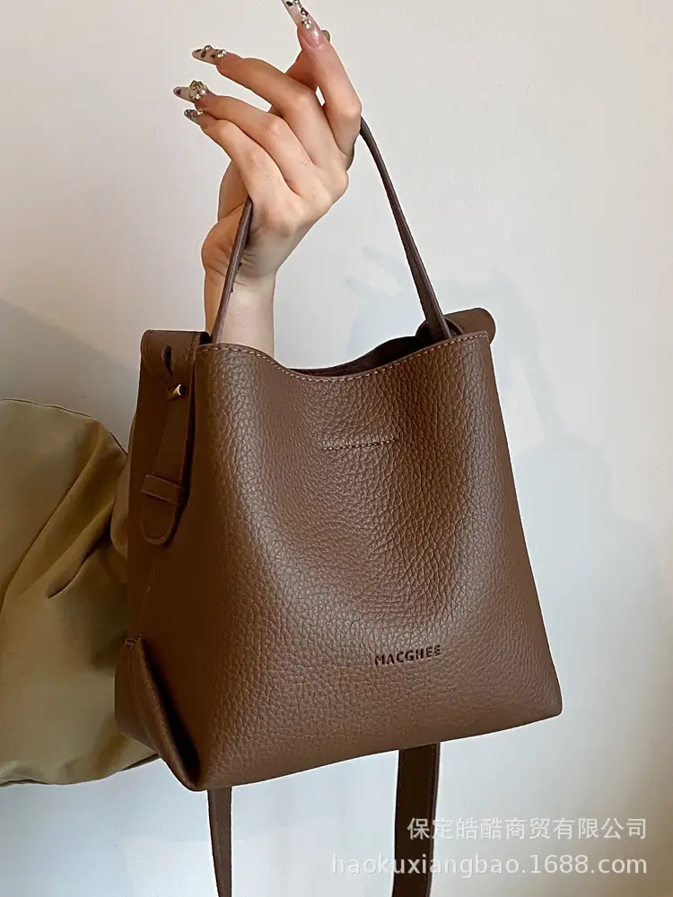 Black Retro Shoulder Bag for Women Autumn Winter 2023 - Image 5