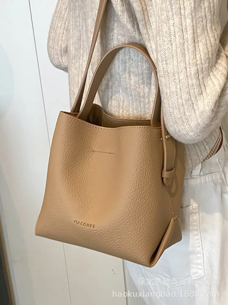 Black Retro Shoulder Bag for Women Autumn Winter 2023 - Image 7