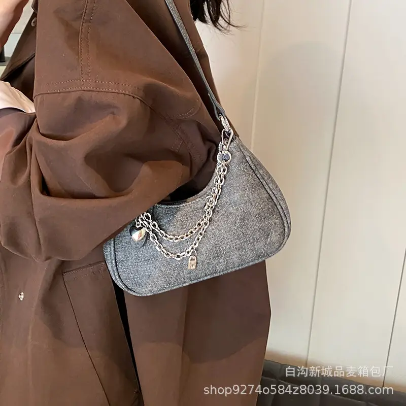 Silver French Commuter Chain Crossbody Bag for Women - Image 7